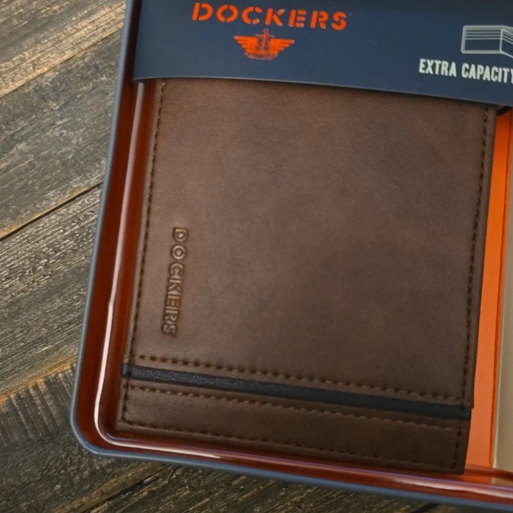 DOCKERS WALLET GIFT 🎁 BOX